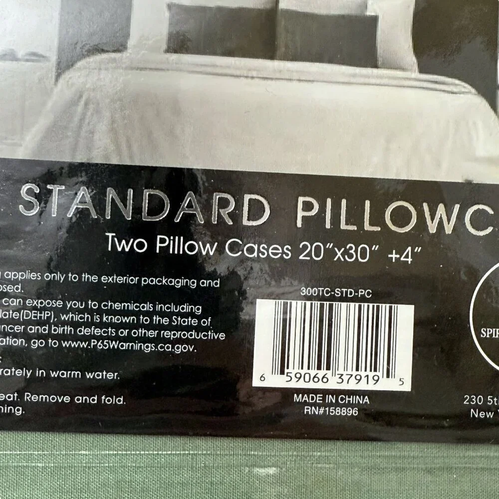 Hotel 5th Ave Pair of Pillowcases Green 100% Cotton 300 Thread Count NWT